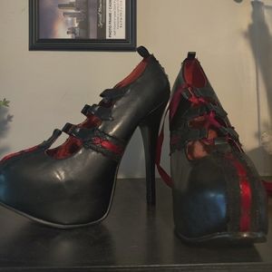 Bordello Pleaser Black and Red Pump